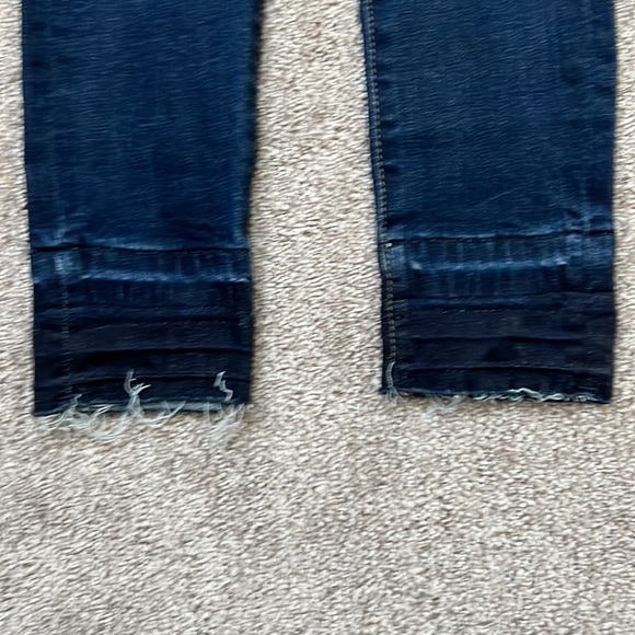 DL1961 Girls jeans size 5  new with tags adjustable waist - Picture 2 of 7